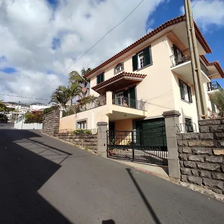 Vila Telo *
